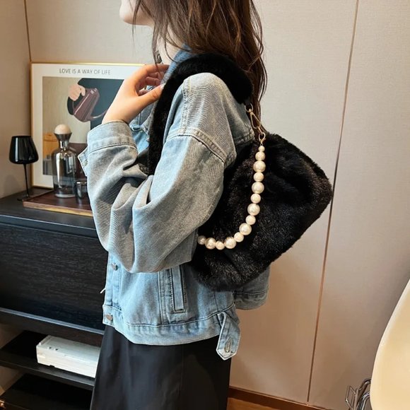 Beautiful Fluffy Bag - Choose From 3 Colors - Picture 6 of 6